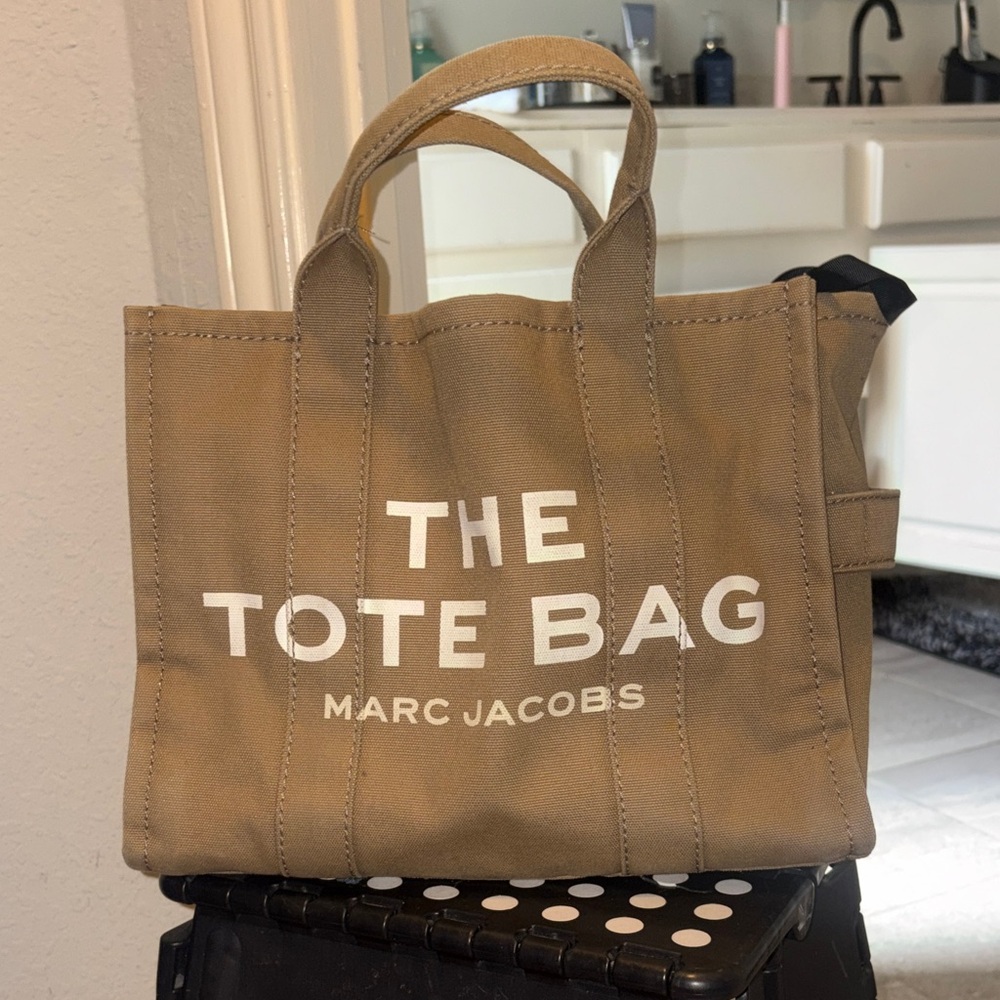 Marc Jacobs Tan Tote Bag